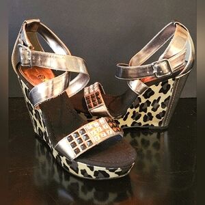 NIB Rhinestone Studded Velvet Heart animal print platform Espadrill wedge Sandal